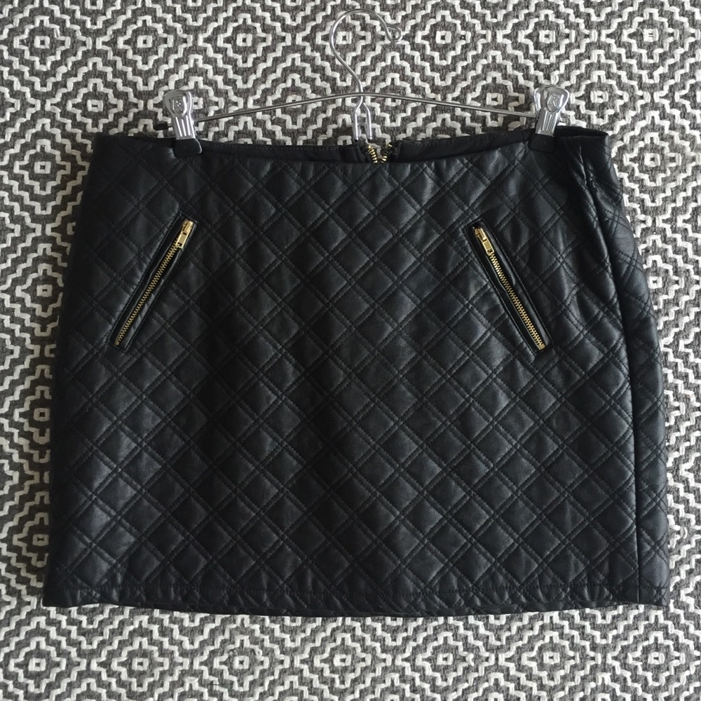 Faux quilted leather express skirt